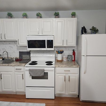 Entire 2-Bed Private Apt - Ewr/Nyc/Outlet Mall Newark Pokój zdjęcie