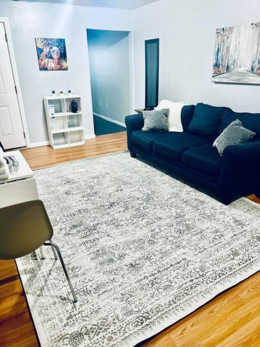 Entire 2-Bed Private Apt - Ewr/Nyc/Outlet Mall Newark Zewnętrze zdjęcie