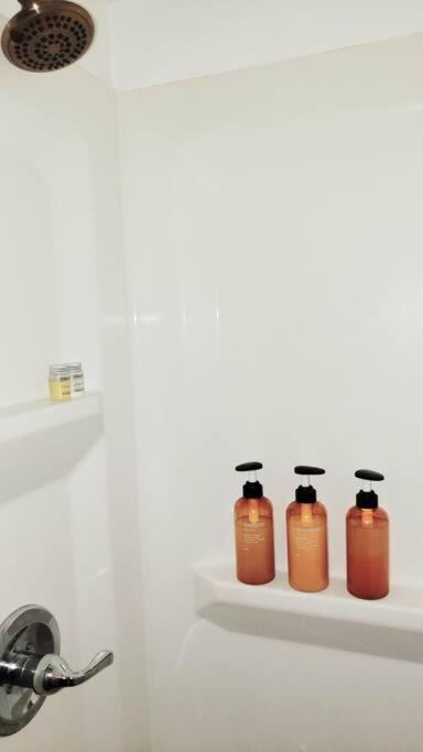 Entire 2-Bed Private Apt - Ewr/Nyc/Outlet Mall Newark Zewnętrze zdjęcie