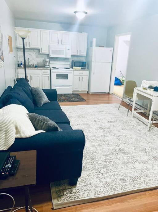 Entire 2-Bed Private Apt - Ewr/Nyc/Outlet Mall Newark Zewnętrze zdjęcie